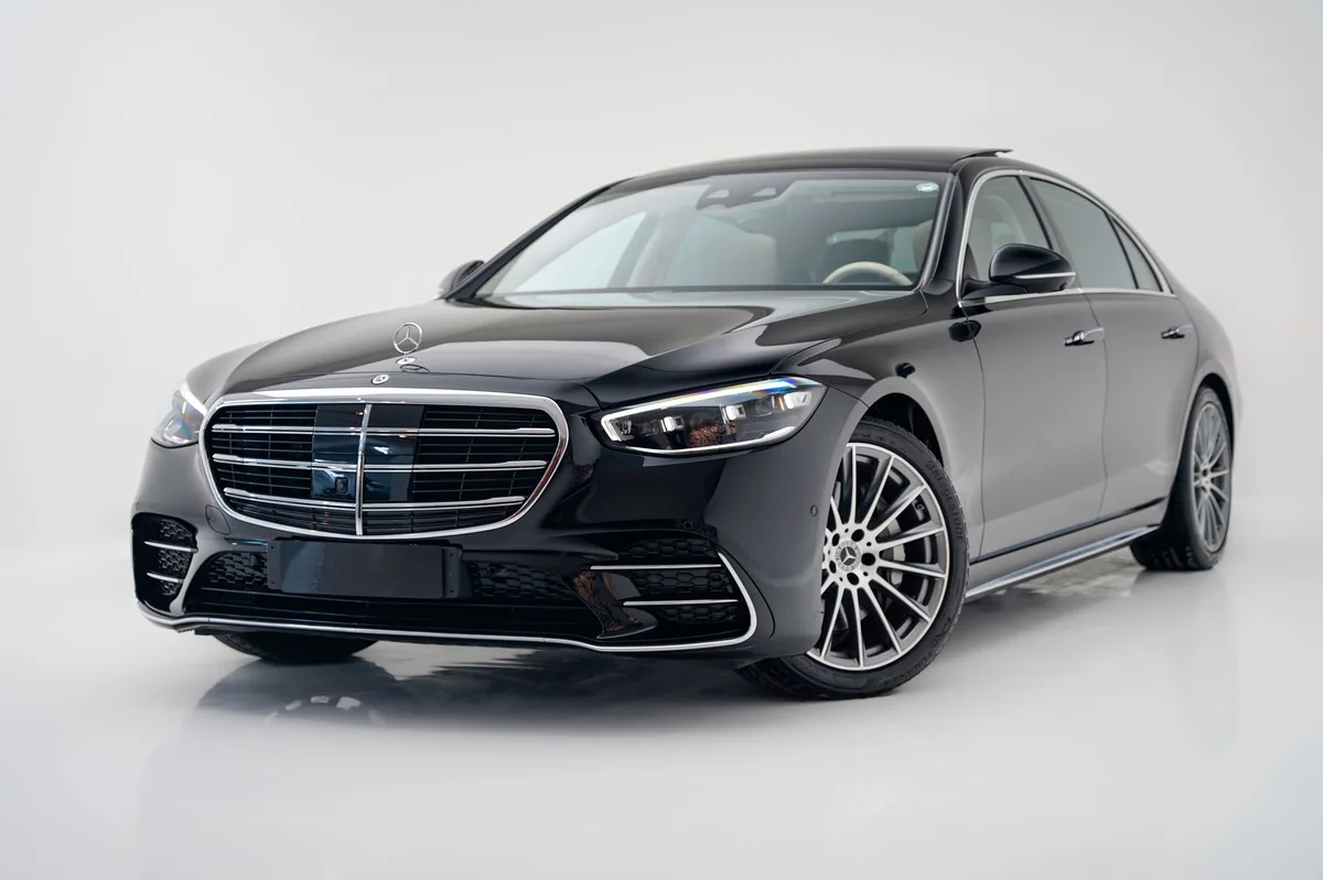 Malaga airport transfer Mercedes S-Class black showroom luxury sedan